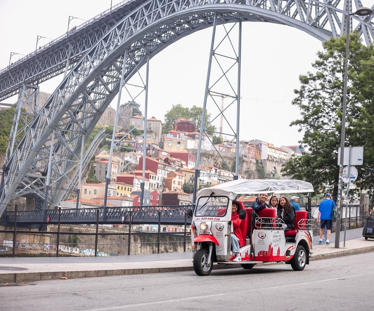 Oporto Tuk Tuk Tour: Among bridges and mysteries - 1.30h - Why Porto’s bridges make a smart short tour
