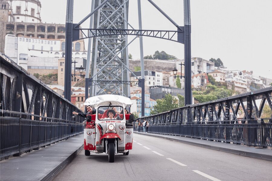 Oporto Tuk-Tuk Tour: Fast, Fun & Flexible – 1H to Full Day! - Key points at a glance