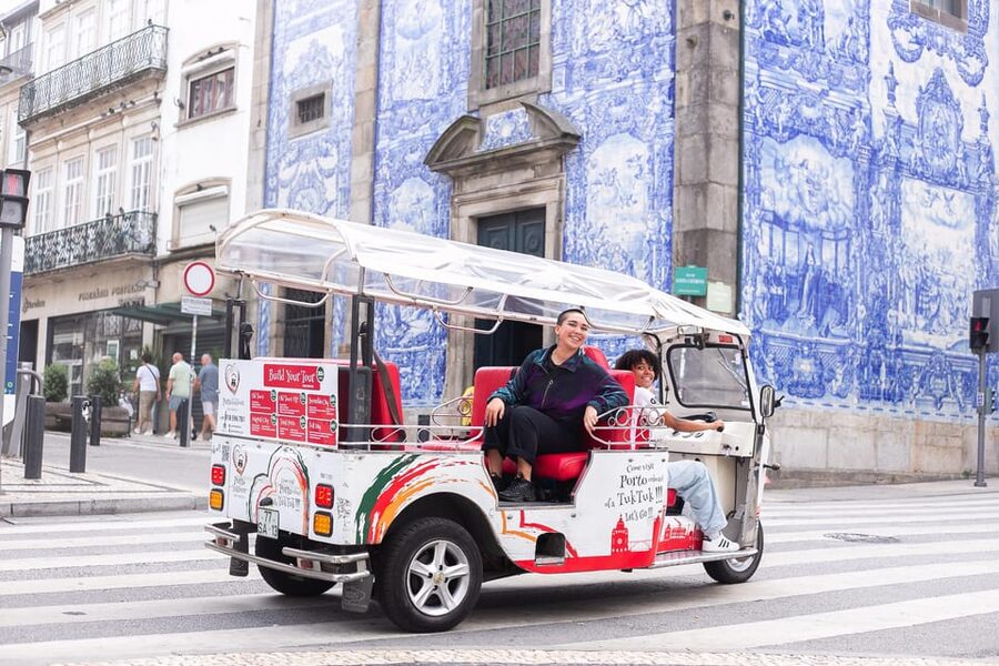 Oporto Tuk-Tuk Tour: Fast, Fun & Flexible – 1H to Full Day! - Why a tuk-tuk works so well in Porto