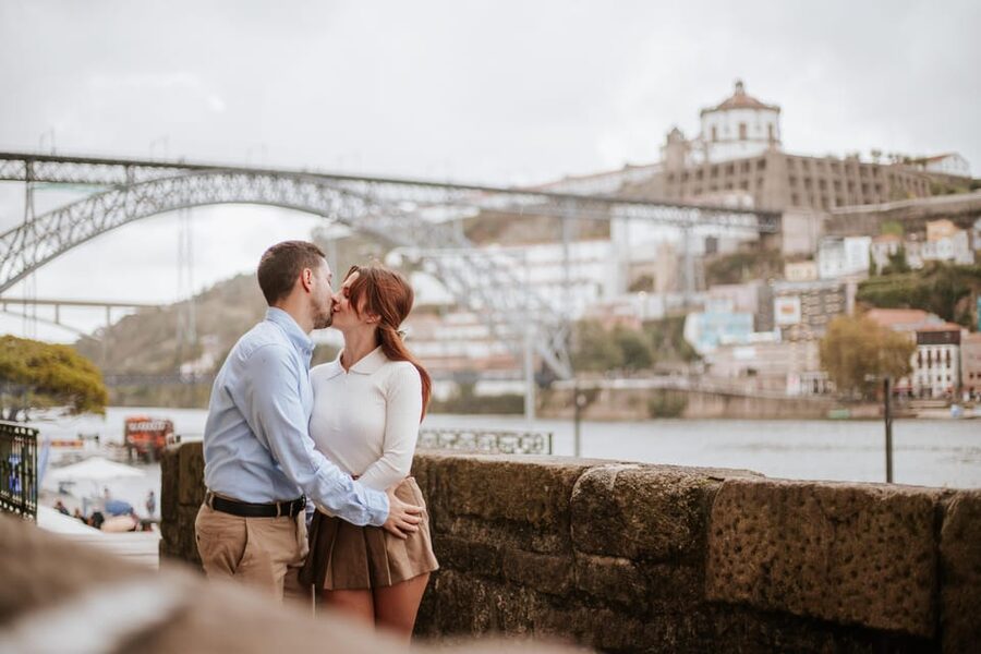 Photoshoot in Porto - Starting at Avenida dos Aliados