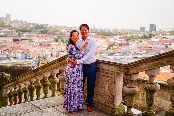 Photoshoot Unforgettable in Porto - Couple or Single - From São Bento to Porto Cathedral