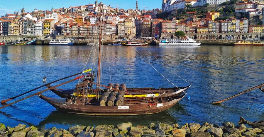 Port wine & wine walking tour with culture - max 8 pax - Three wines, one walk across the Douro