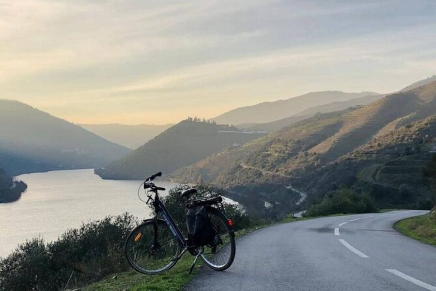 Porto: 1 to 4 Day Electric Bicycle Rental - Starting with a map and your own route