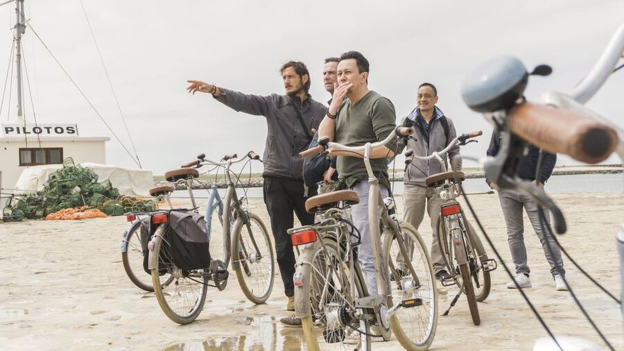 Porto: 3-Hour Bike Tour - Starting with street art and the old waterfront