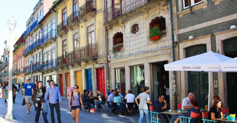 Porto: 3-Hour Downtown Walking Tour - Meeting Clérigos Tower Near Cordoaria Garden