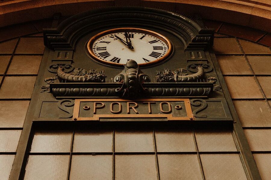 Porto: 3-Hour Guided Walking Tour - Clerigos Tower and the old city jail