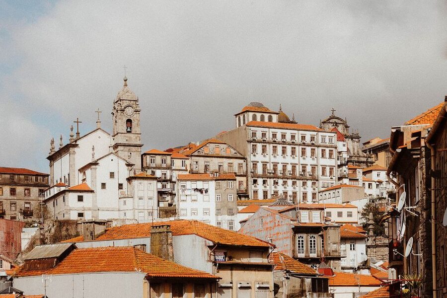 Porto: 3-Hour Guided Walking Tour - Walking down to Ribeira and the Douro views
