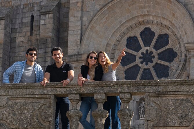 Porto 360°: Helicopter Flight, Guided Walking Tour & River Cruise - What the guides add to the day