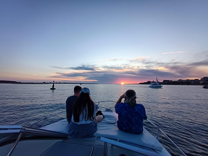 Porto: 6 Bridges and Ribeira Boat Tour with Sunset Option - Guiding style and the value of the small group