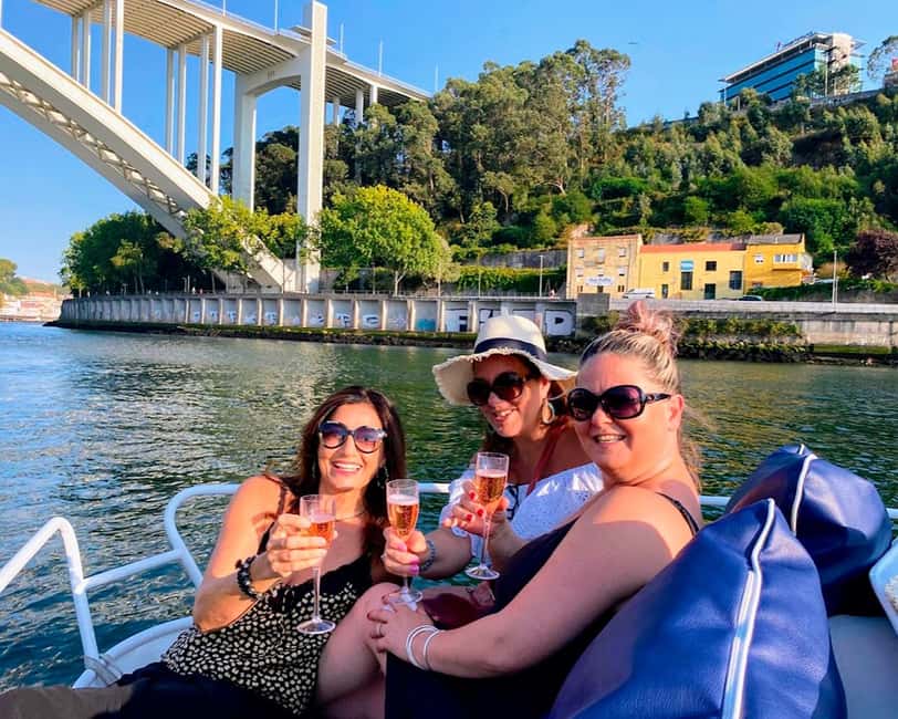 Porto: 6 Bridges and Sunset Boat Cruise with Welcome Drink - Afurada and the first river views