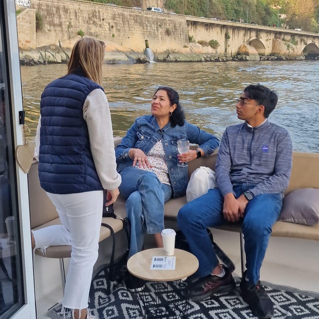 Porto: 6 Bridges Cruise & Port Wine with Sunset Option - Ribeira and Sé from the water