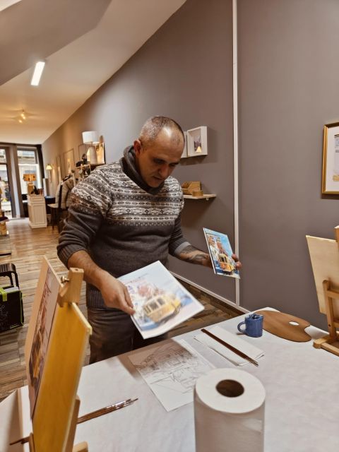 Porto: Acrylic and Oil Painting Class with a Local Artist - Brushes, color, and the value of practice
