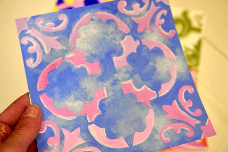 Porto: Acrylic Painting Workshop for Groups - Antero Quental - The first 30 minutes: color theory with a brush in hand