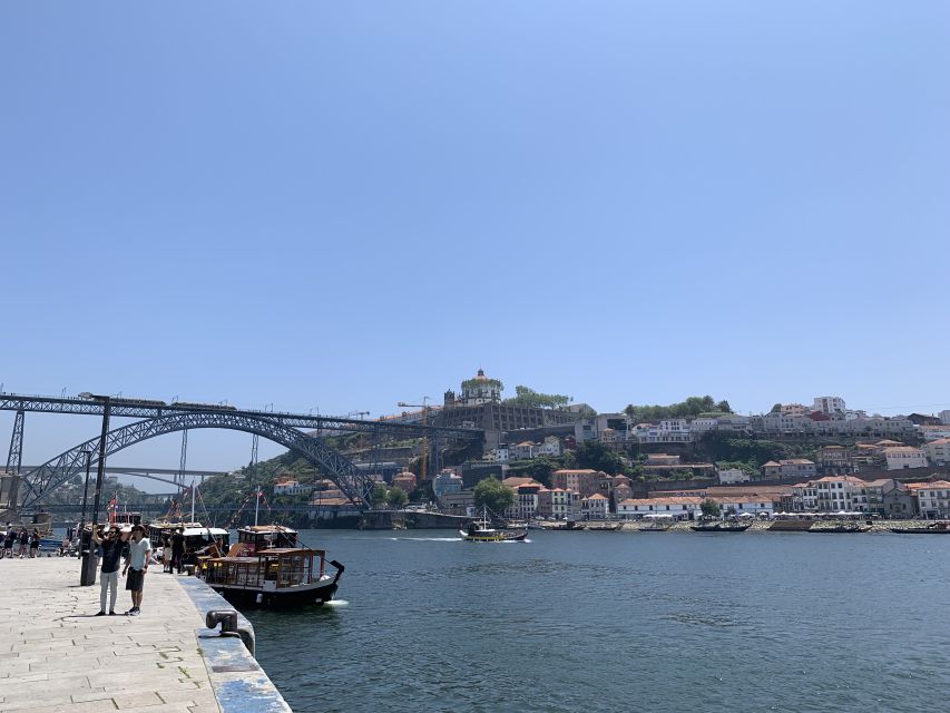 Porto and Gaia: Walking Tour of Douro's Two Riversides - Crossing Dom Luís Bridge on foot