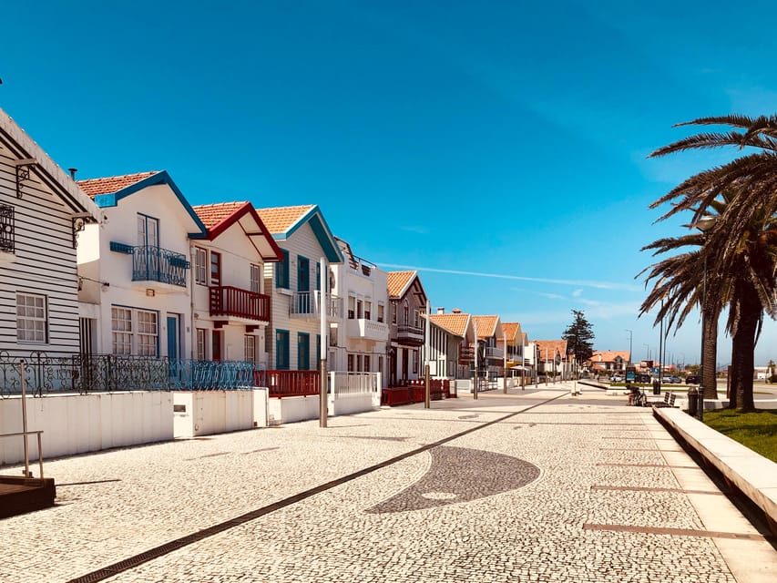 Porto:Aveiro, Cruise, Costa Nova & Capelha da Pedra Full Day - The guide and coach experience