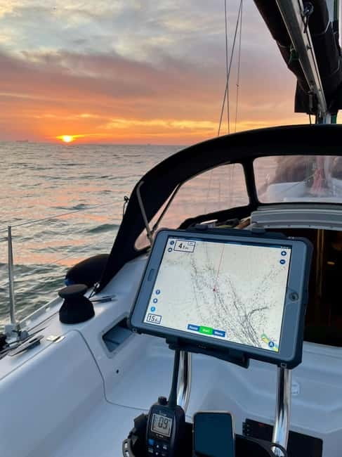 Porto: Best Exclusive Charming Sailboat Sunset - From Douro Marina to the Douro estuary