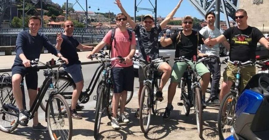 Porto: Bicycle Rental - Starting with a Self-Guided Porto Ride