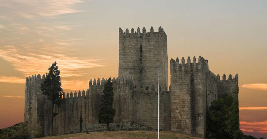 Porto: Braga & Guimarães Full Day Tour - Guimarães Castle and Portugal’s beginnings