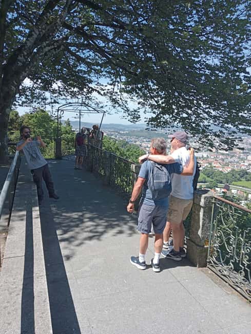 Porto: Braga & Guimarães Full Day Tour - Walking through the UNESCO old town