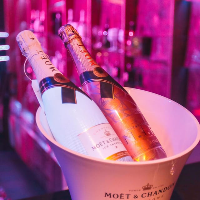 Porto: Cabaret & Pole Shows, with a Welcome Drink! - The cabaret and pole show