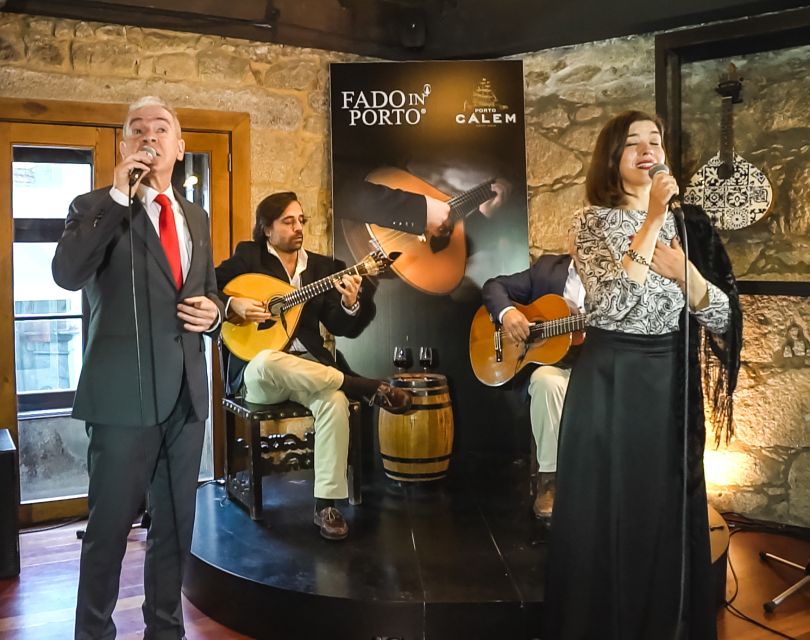 Porto: Cálem Cellar Tour, Fado Show & Wine Tasting - Starting at Caves Cálem