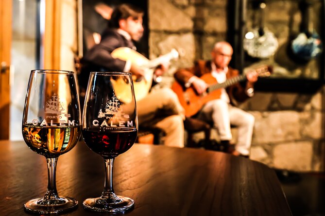 Porto: Cálem Cellar Tour, Live Fado Show and Wine Tasting - The Fado performance in the cellar