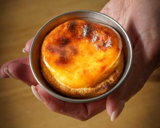 Porto center- Workshop “A nata do BJ” making pasteis de nata - Arriving at Casa BJ in central Porto