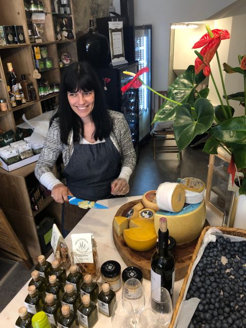 Porto: Cheese and Port Wine Tasting in a Unique Place - A 90-minute schedule that stays focused