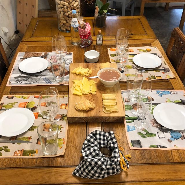 Porto: Cheese and Port Wine Tasting in a Unique Place - Four cheeses, from creamy Amanteigado to sharp São Jorge