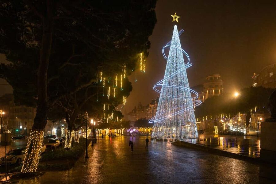 Porto: Christmas Lights Flexible Walking Tour - Why This Porto Christmas Walk Works