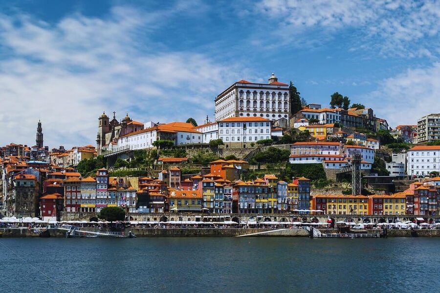 Porto: City Center Walking Tour - São Bento Station and Portugal in blue-and-white tile
