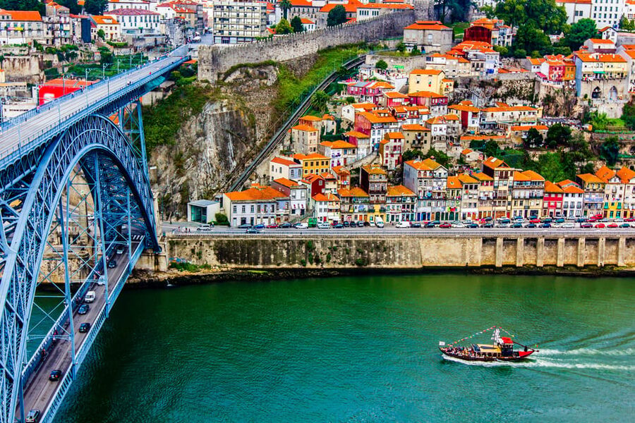 Porto City Full Day Minibus Tour, Wine Tasting & Six Brigdes - Starting at Avenida dos Aliados and Clérigos