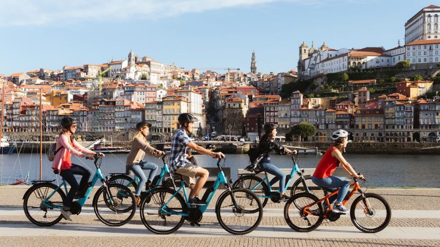 Porto: City Highlights 3-Hour Guided Electric Bike Tour - Aliados Avenue and São Bento Station