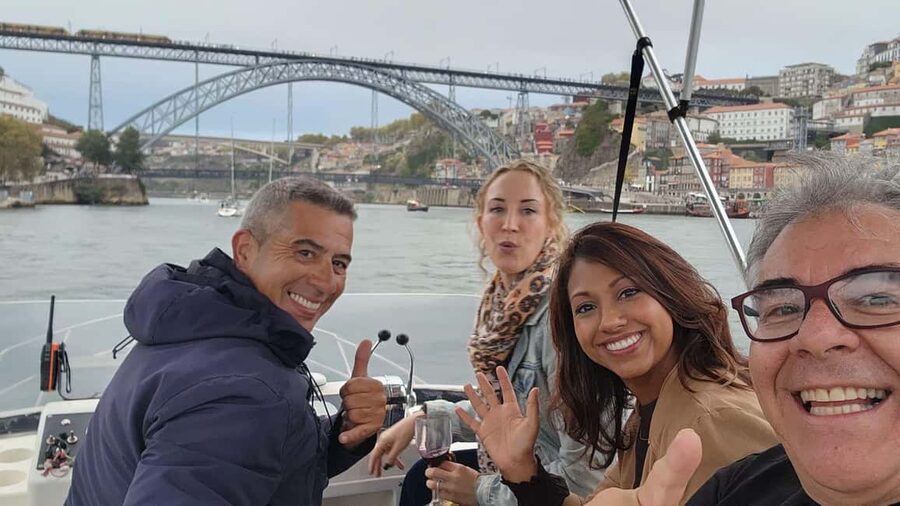Porto: City Views or Sunset Tour with Drinks - Why the Douro is the best seat in Porto