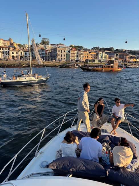 Porto: City Views or Sunset Tour with Drinks - How personal is a group of eight?