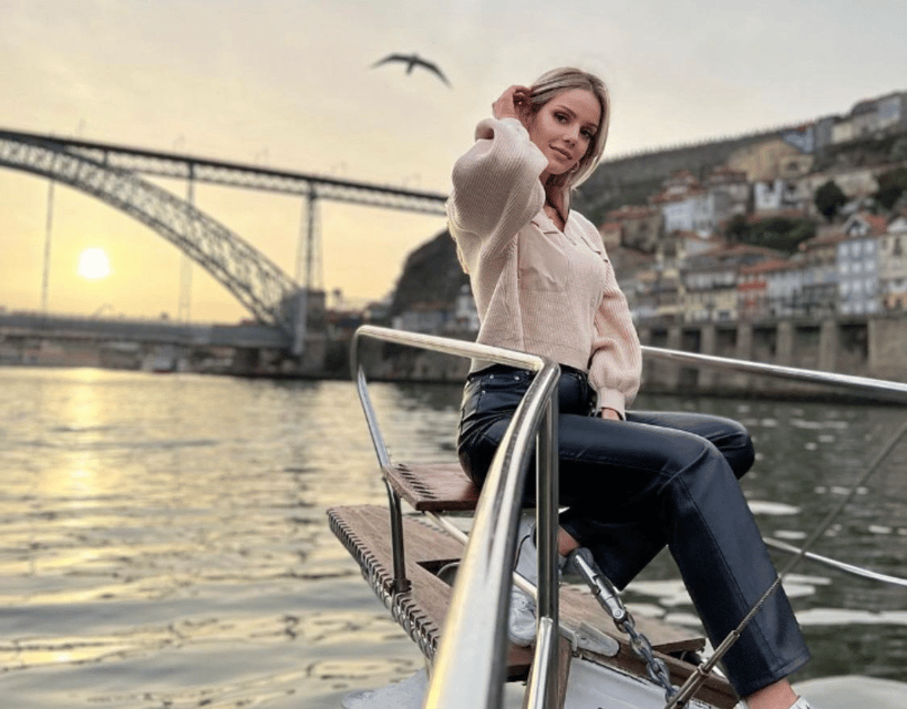 Porto: Classic Sailboat Cruise Along the Douro River - Turning toward Foz do Douro