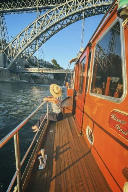 Porto: Classic Sailboat Cruise Along the Douro River - The hammock, snacks, and sunset details