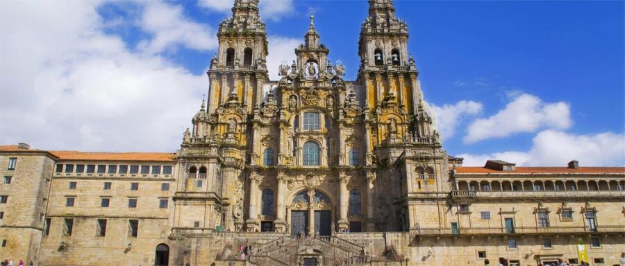 Porto: Day Trip to Santiago de Compostela - The Porto pickup and the long ride north