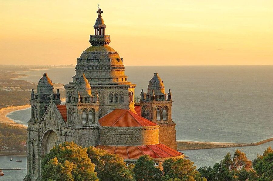 Porto: Day Trip to Santiago de Compostela - Four hours around Santiago Cathedral