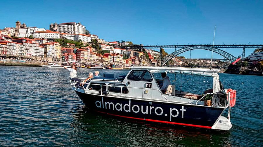 Porto: Douro private cruiser (only for you)6 bridges/sunset - Key points to know before booking