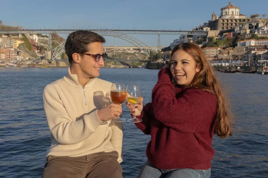Porto: Douro private cruiser (only for you)6 bridges/sunset - Dom Luís I and the Gaia wine cellars