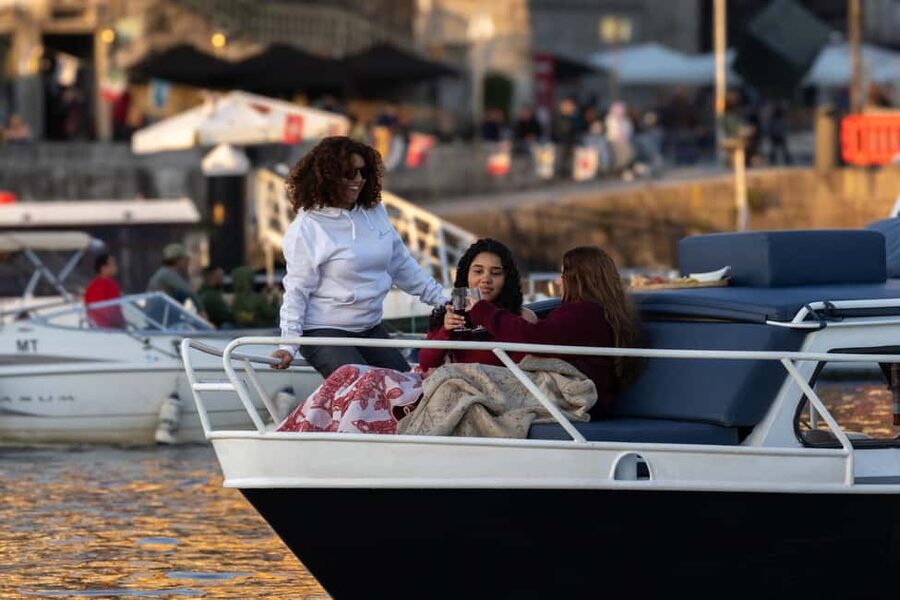Porto: Douro private cruiser (only for you)6 bridges/sunset - From the river to Foz do Douro at sunset