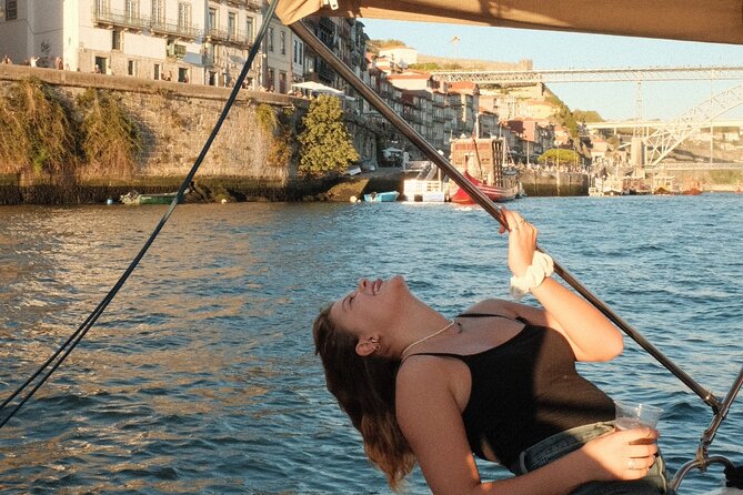Porto: Douro River Boat Cruise with Port Wine and Snacks - Dom Luís I and Porto’s postcard view
