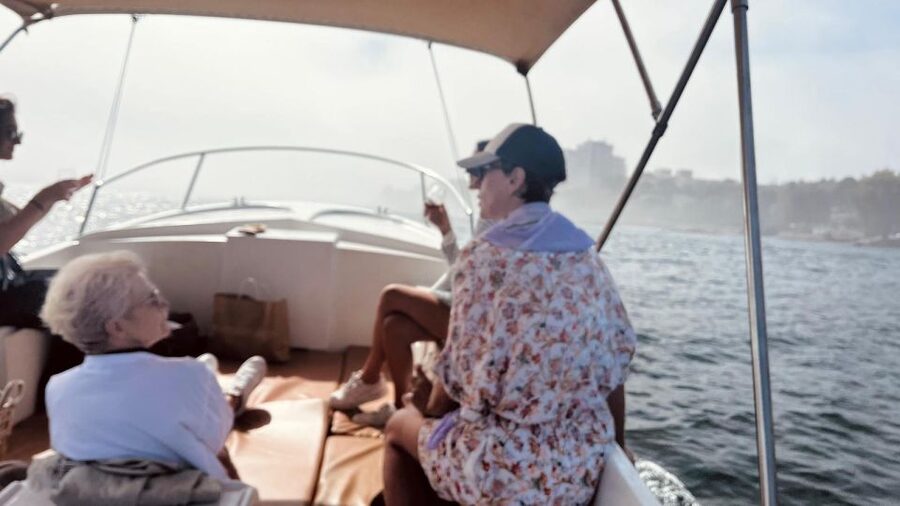 Porto: Douro River Boat Cruise with Port Wine Tasting - Three Wines, Port, and Snack Pairings