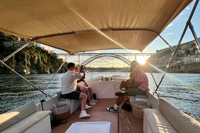 Porto:Douro River boat tour under the 6 bridges - From R. do Ouro to Porto’s six bridges