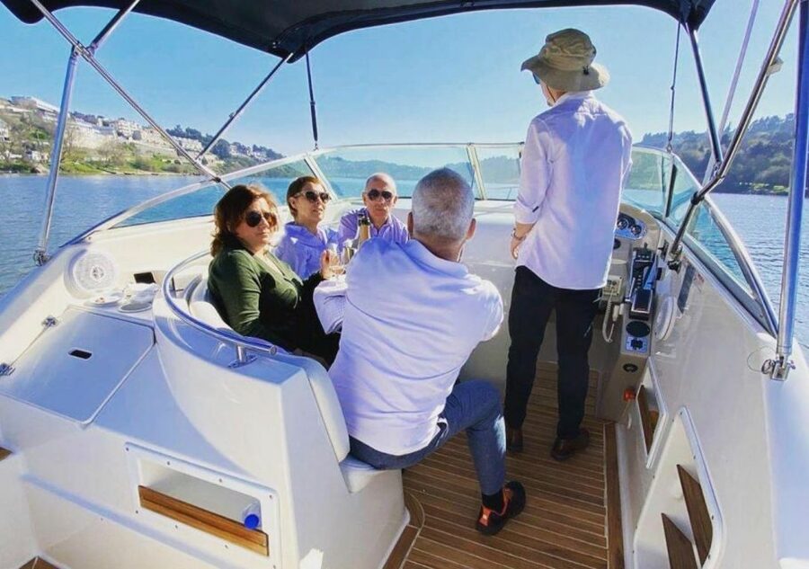 Porto: Douro River Boat Tour w/ Portuguese Wines & Tasting - Vinho verde first, port later
