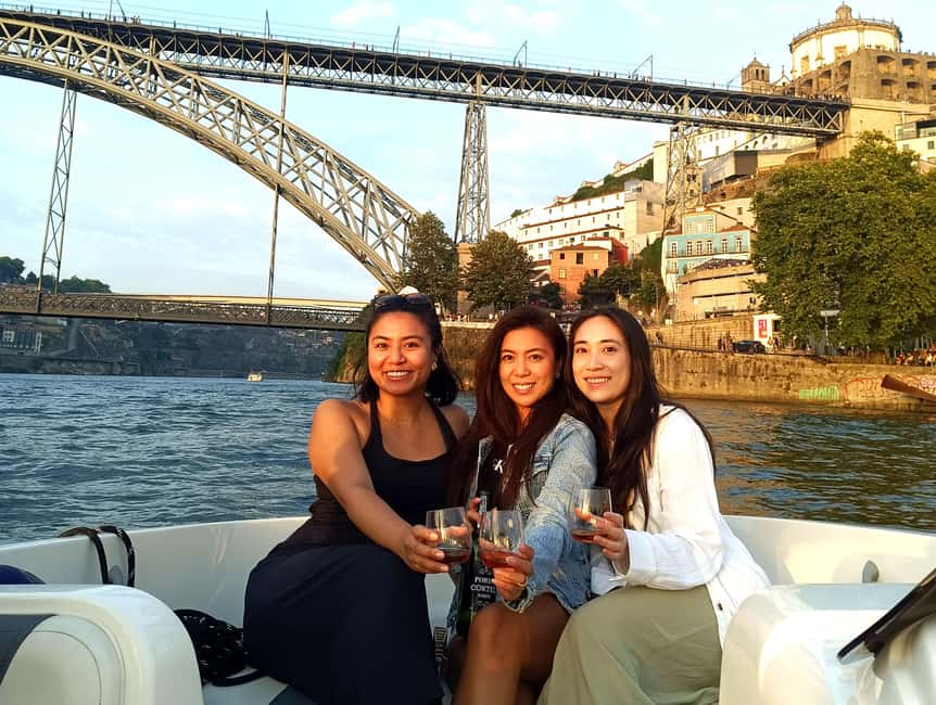 Porto: Douro River Boat Tour with Port Wine Tasting - Port wine with a personal guide