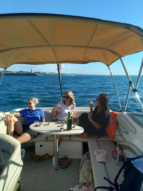 Porto: Douro River Boat Tour with Port Wine Tasting - Why the small boat changes the experience