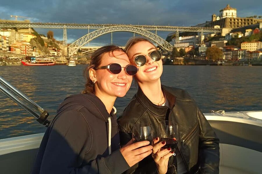 Porto: Douro River Boat Tour with Port Wine Tasting - What to bring and how to plan your time