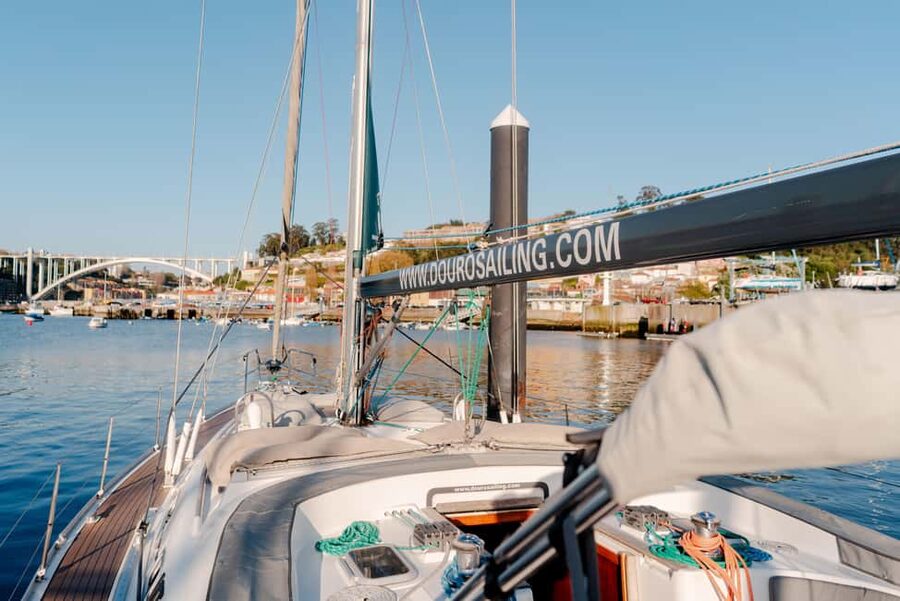 Porto Douro River Cruise: Sunny Day & Peaceful Sunset - Ribeira, Porto, and the classic postcard view